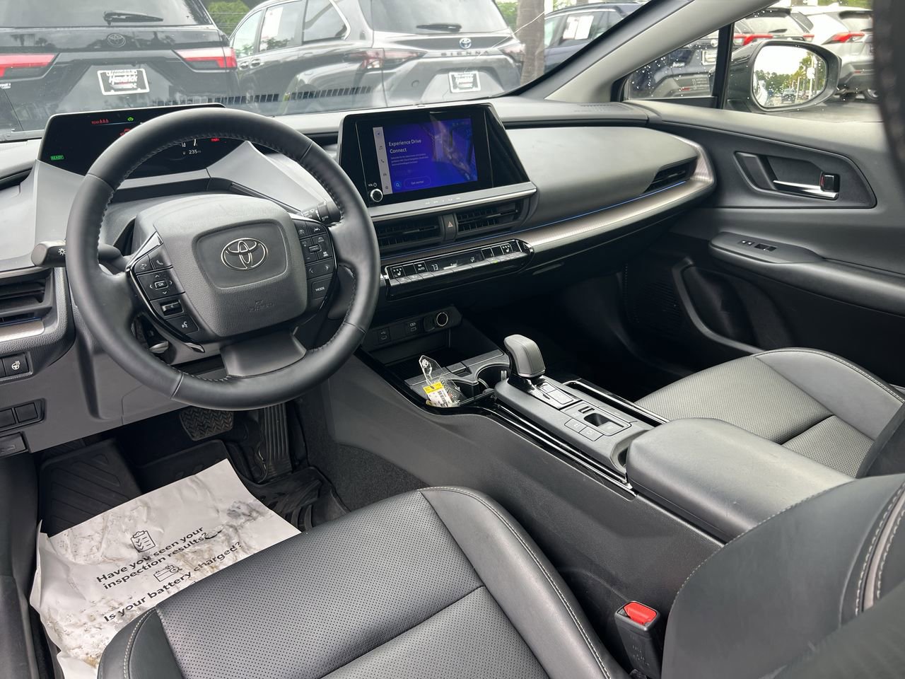 Used 2024 Toyota Prius XLE FWD image 30