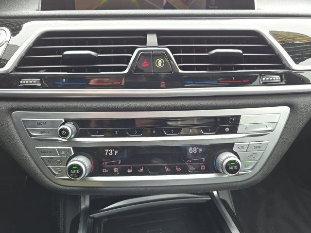 Used 2021 BMW 750i xDrive w/ M Sport Package image 24
