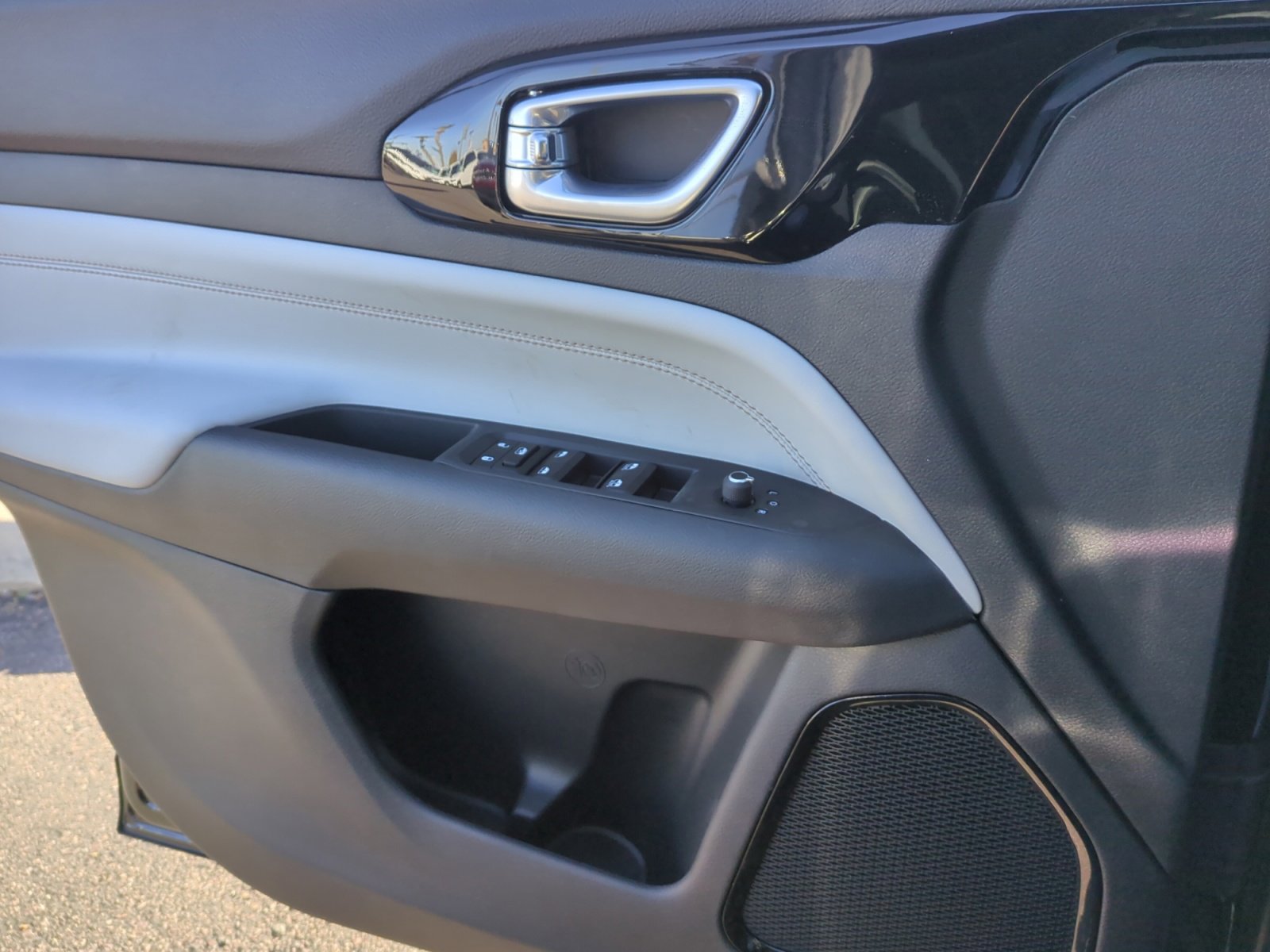 New 2026 Jeep Compass Limited image 13