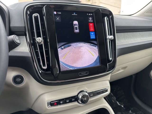 Certified 2023 Volvo XC40 B5 Plus w/ Climate Package image 23