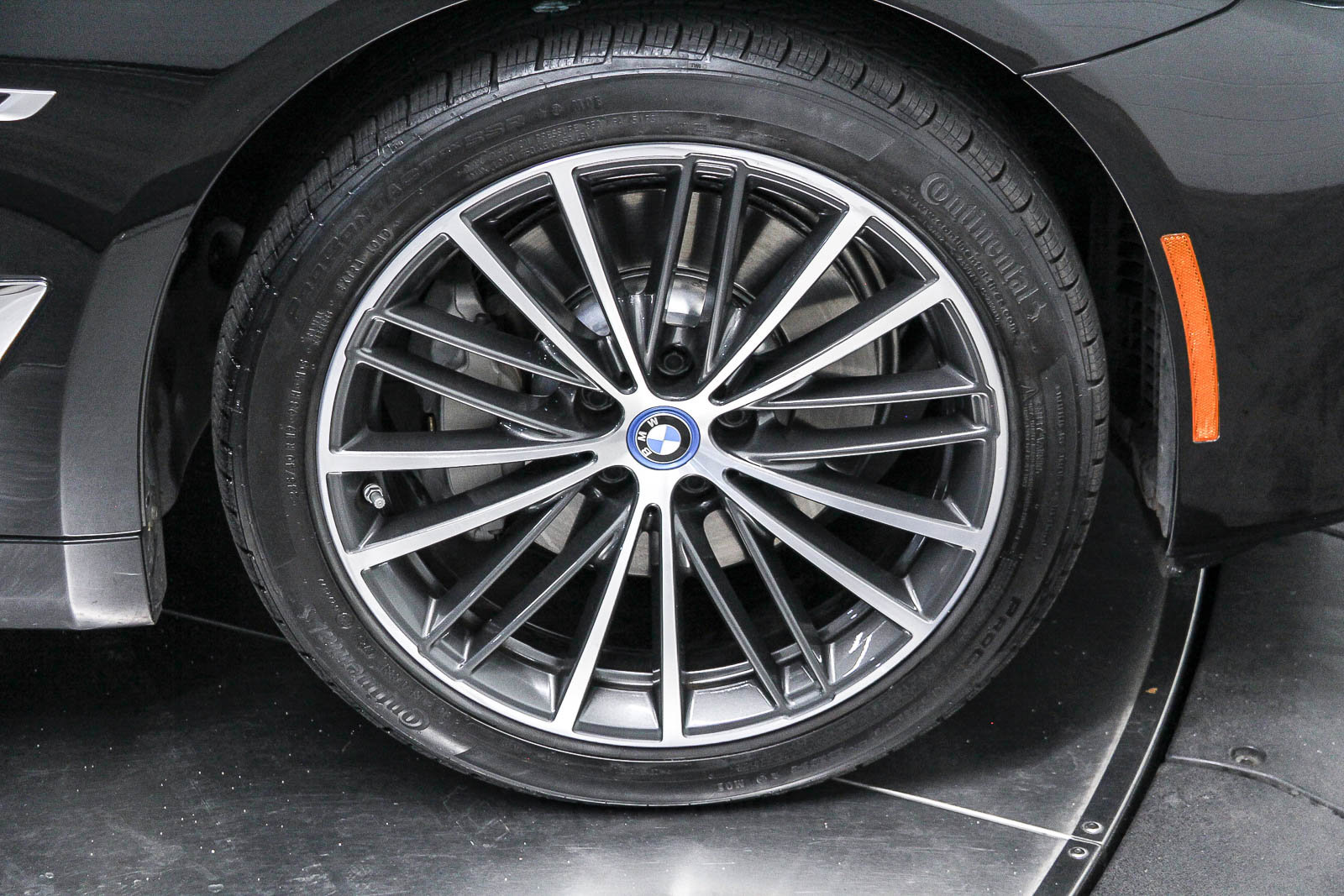 Certified 2023 BMW 530e w/ Premium Package RWD image 9