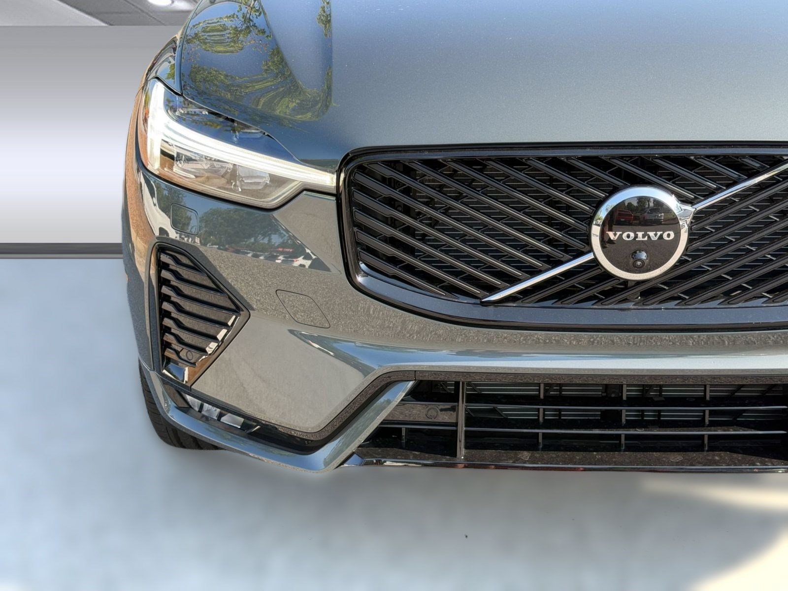 New 2027 Volvo XC60 B5 Plus AWD/4WD image 12