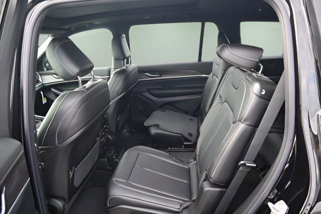 New 2025 Jeep Grand Cherokee L Limited w/ Black Appearance Package image 18