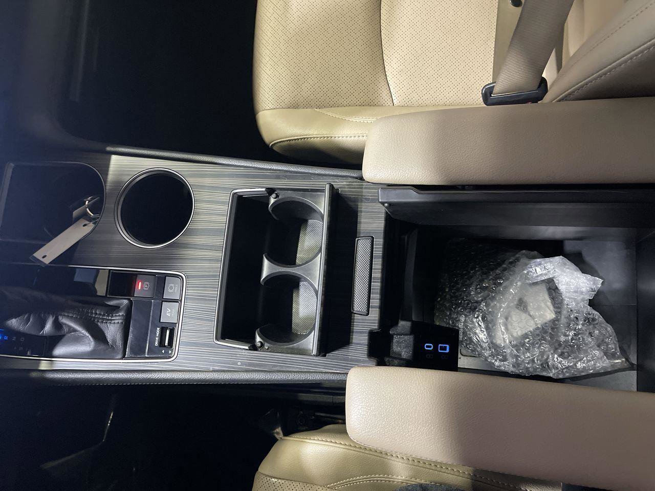 Used 2022 Toyota Sienna Limited image 21