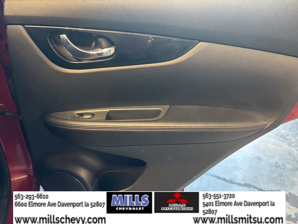 Used 2017 Nissan Rogue Sport SV w/ SV Premium Package image 15