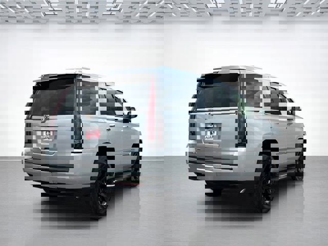 Used 2020 Cadillac Escalade Luxury image 4
