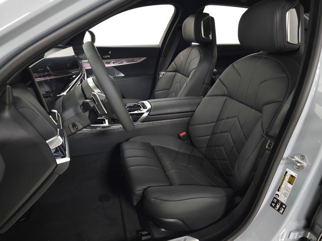 New 2026 BMW 760i xDrive w/ Executive Package image 12