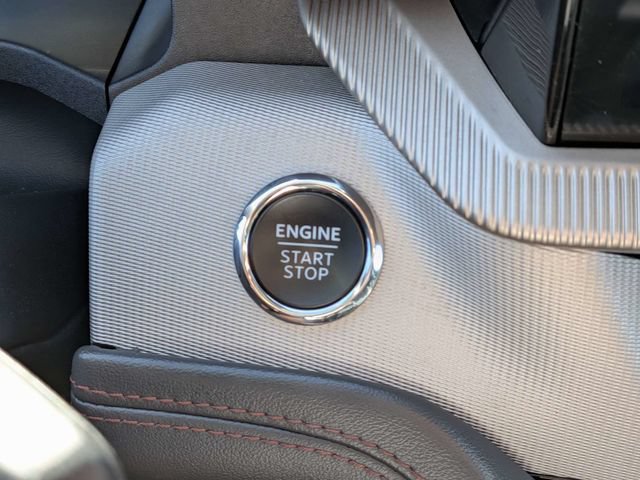 Used 2025 Ford Explorer Active w/ Active Comfort Package RWD image 28