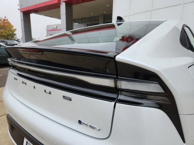 New 2026 Toyota Prius Plug-In Hybrid image 13