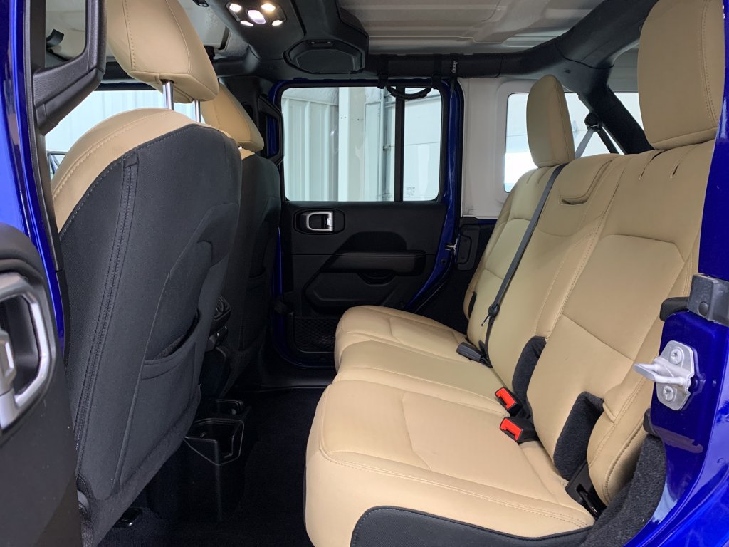 Used 2019 Jeep Wrangler Unlimited Sahara AWD/4WD image 19