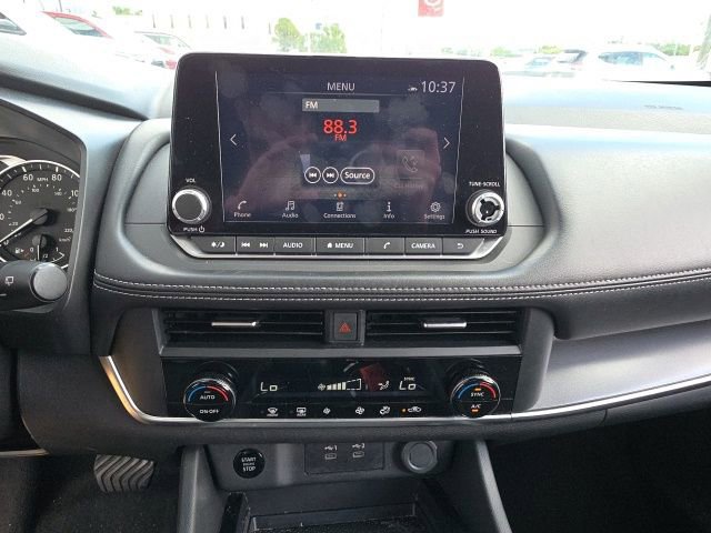 Used 2024 Nissan Rogue SV FWD image 17
