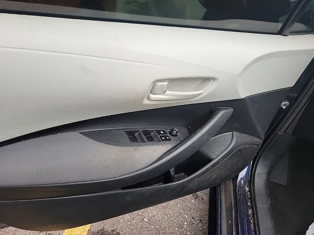 Used 2023 Toyota Corolla LE FWD image 8