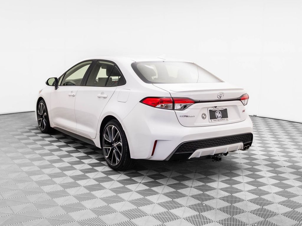 Used 2020 Toyota Corolla SE w/ SE Premium Package image 3