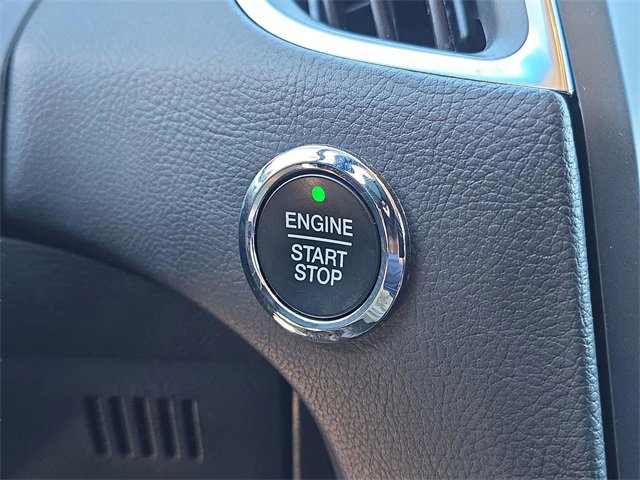 Used 2024 Ford Edge Titanium image 24