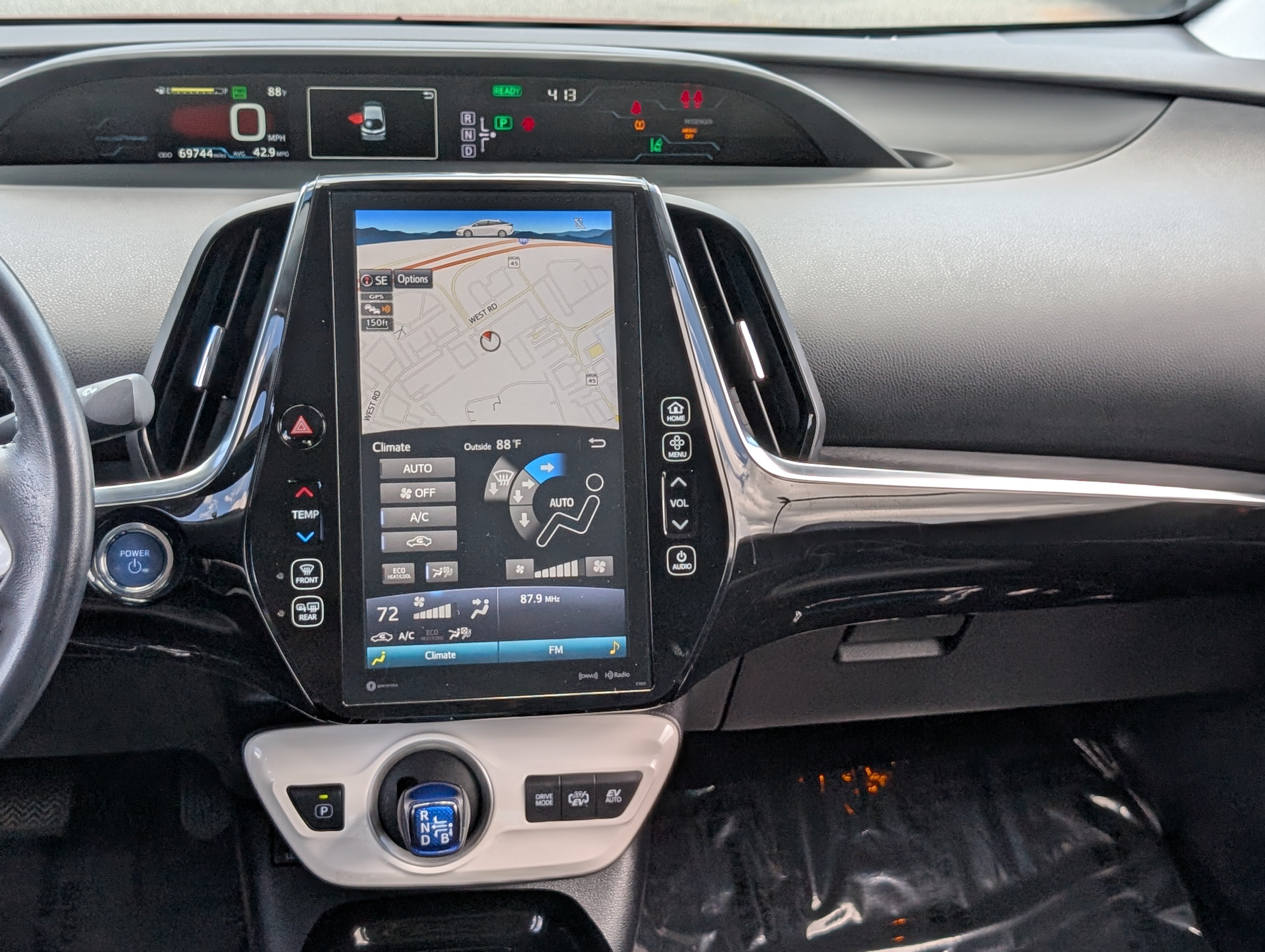Used 2017 Toyota Prius Prime Premium w/ Carpet Mat Package FWD image 13