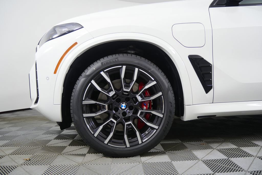 Certified 2026 BMW X5 xDrive50e w/ M Sport Package image 8