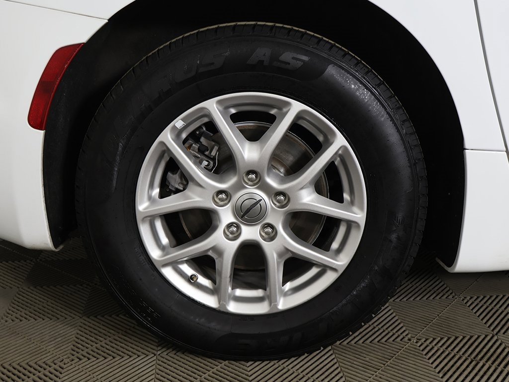 Used 2024 Chrysler Pacifica Touring-L image 22