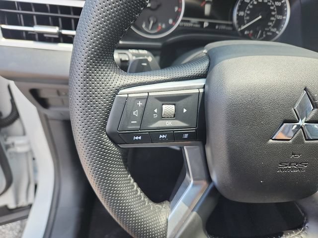 Used 2024 Mitsubishi Outlander SE AWD/4WD image 16