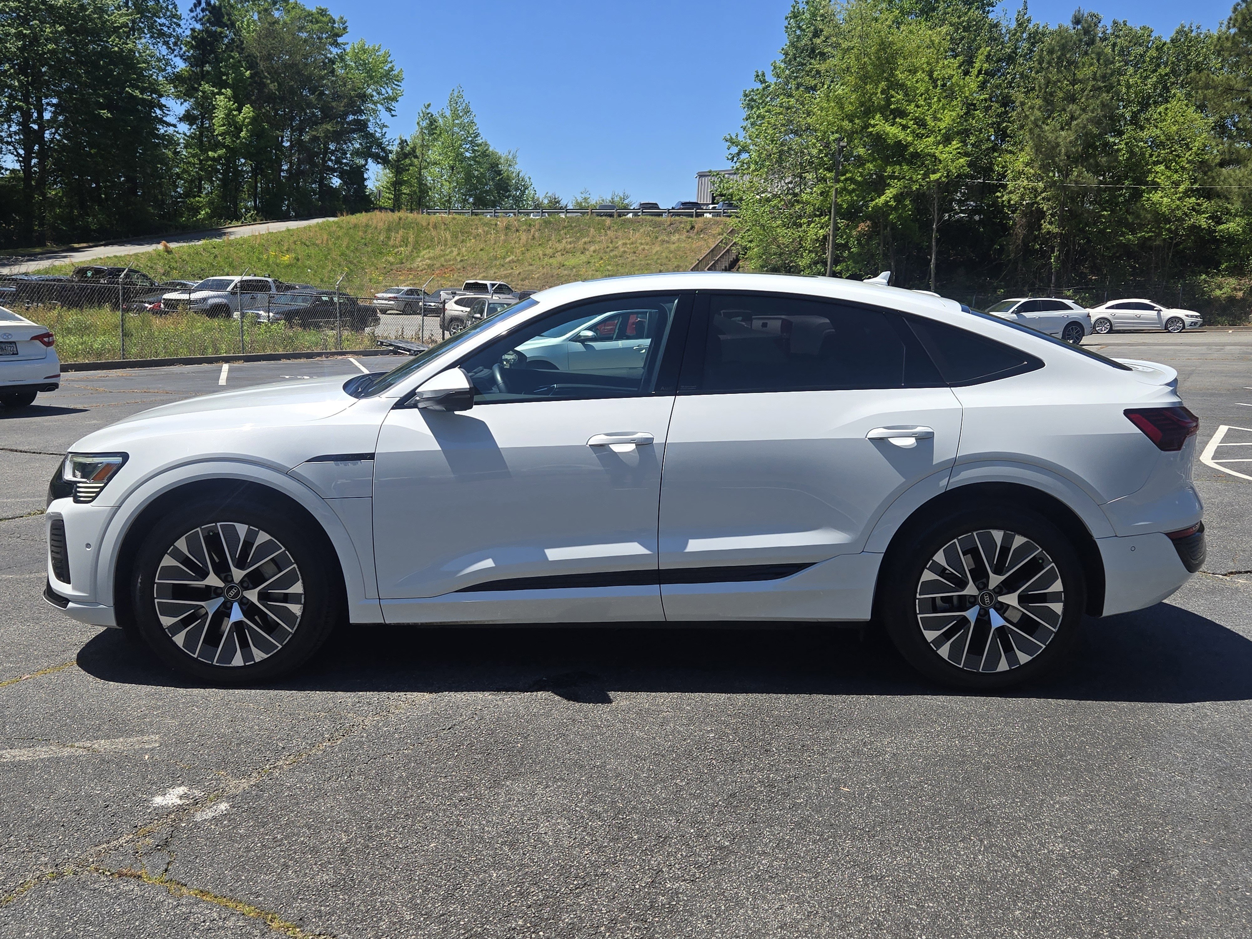 Certified 2024 Audi Q8 e-tron Premium Plus w/ Premium Plus Package AWD/4WD image 2