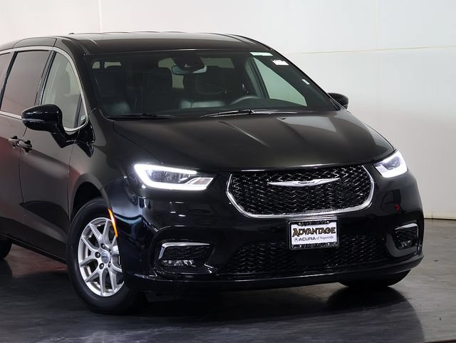 Used 2025 Chrysler Pacifica Select FWD image 6