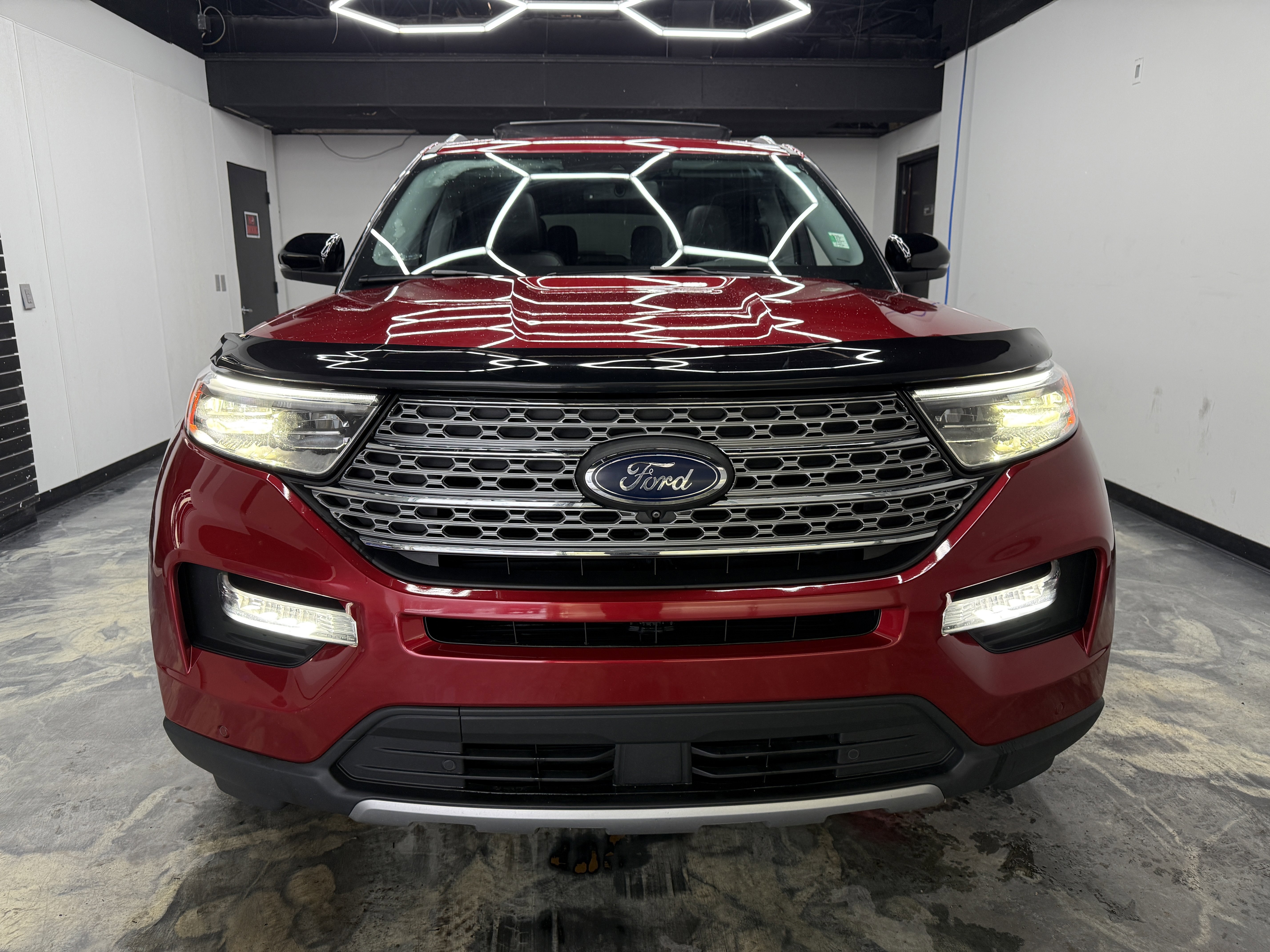 Used 2021 Ford Explorer Limited image 7