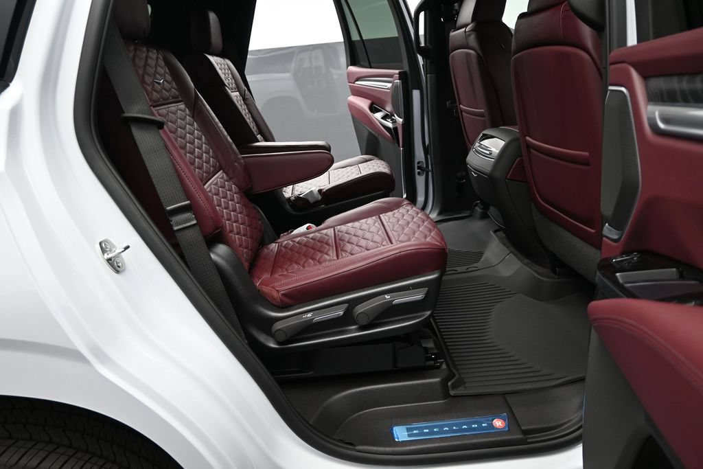 New 2026 Cadillac Escalade Sport w/ LPO, ONYX Package AWD/4WD image 17
