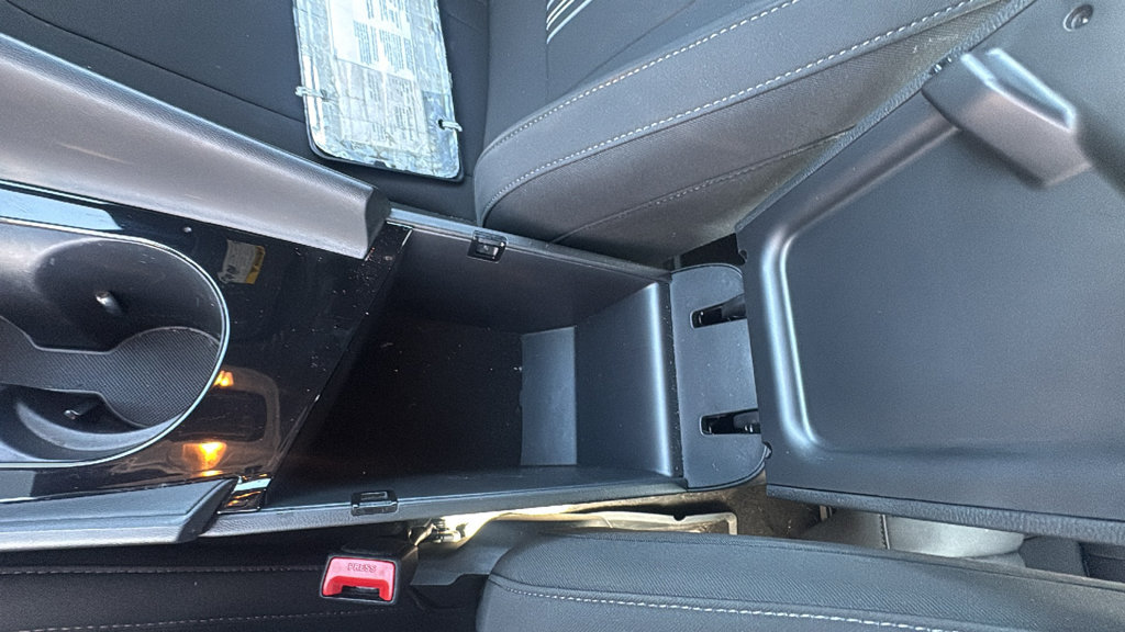 Used 2025 Hyundai Elantra SEL FWD image 25