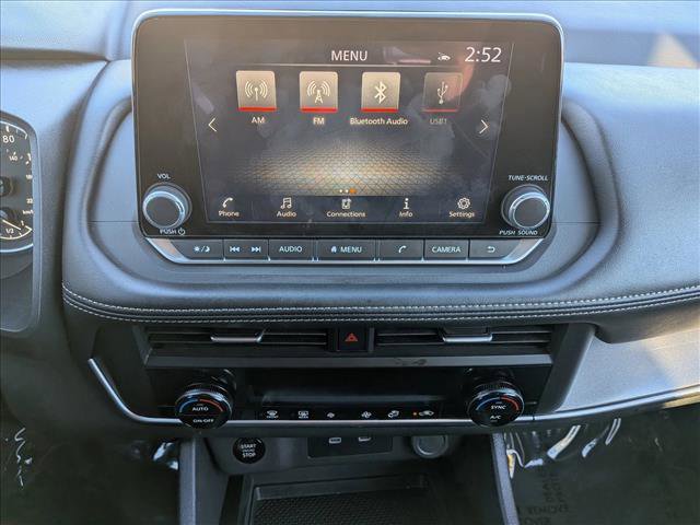 Used 2024 Nissan Rogue SV image 13