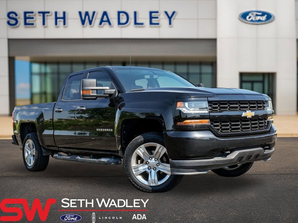 Used 2017 Chevrolet Silverado 1500 Custom w/ Custom Convenience Package AWD/4WD image 1