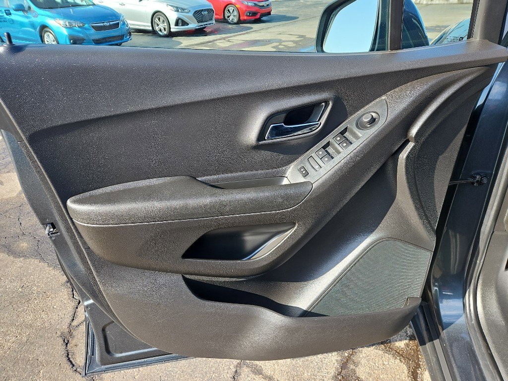 Used 2018 Chevrolet Trax LT image 10