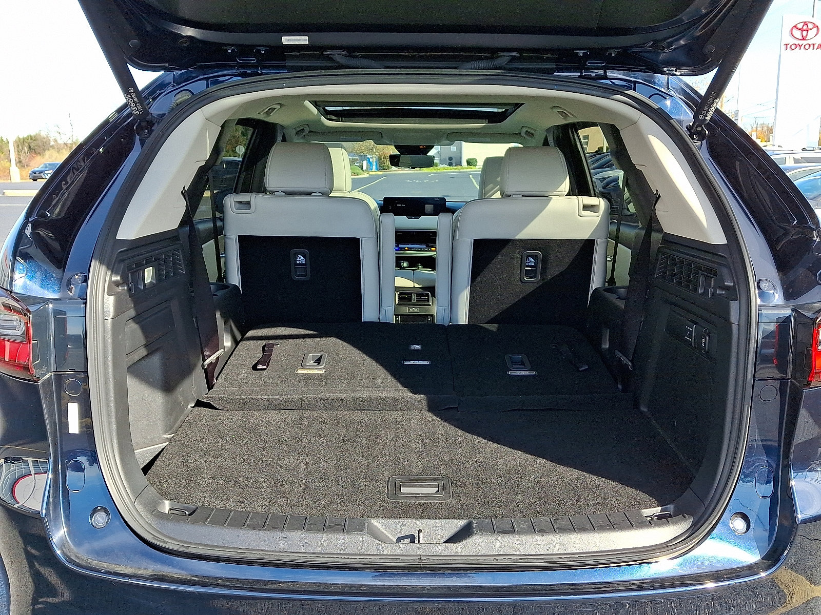 Used 2024 MAZDA CX-90 3.3 Turbo w/ Premium Plus Pkg image 33