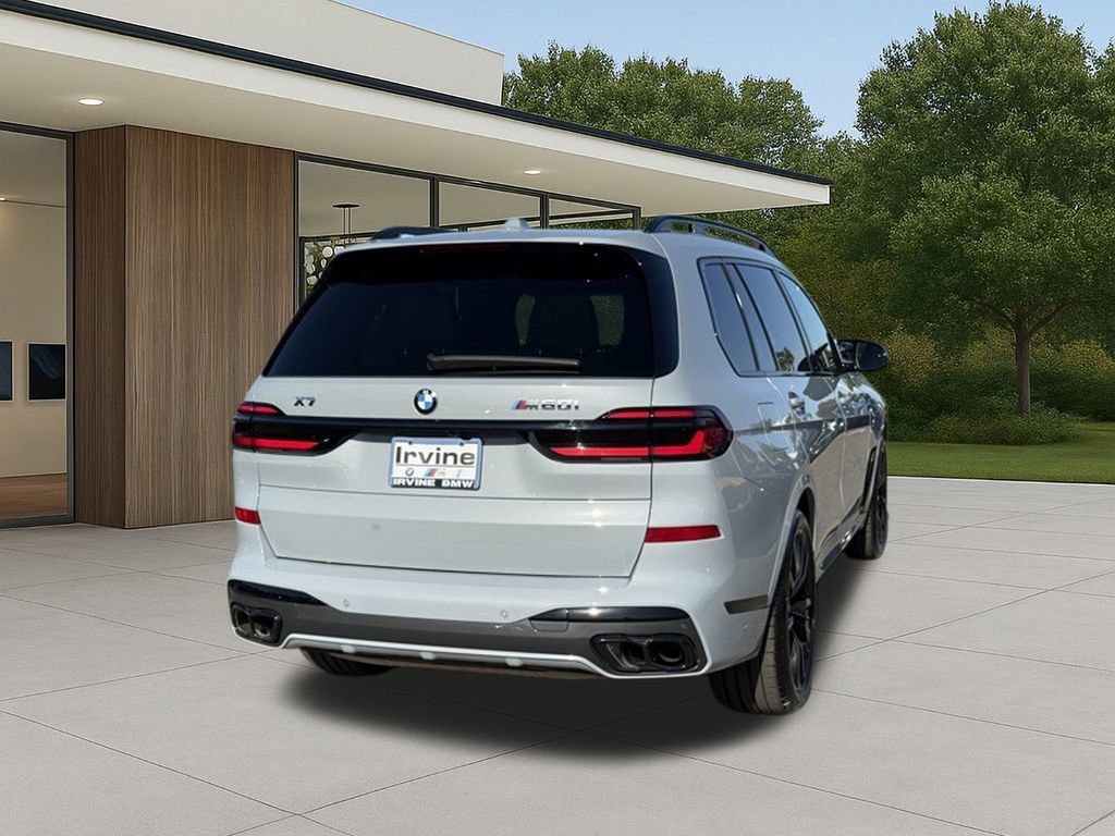 Used 2025 BMW X7 M60i image 9