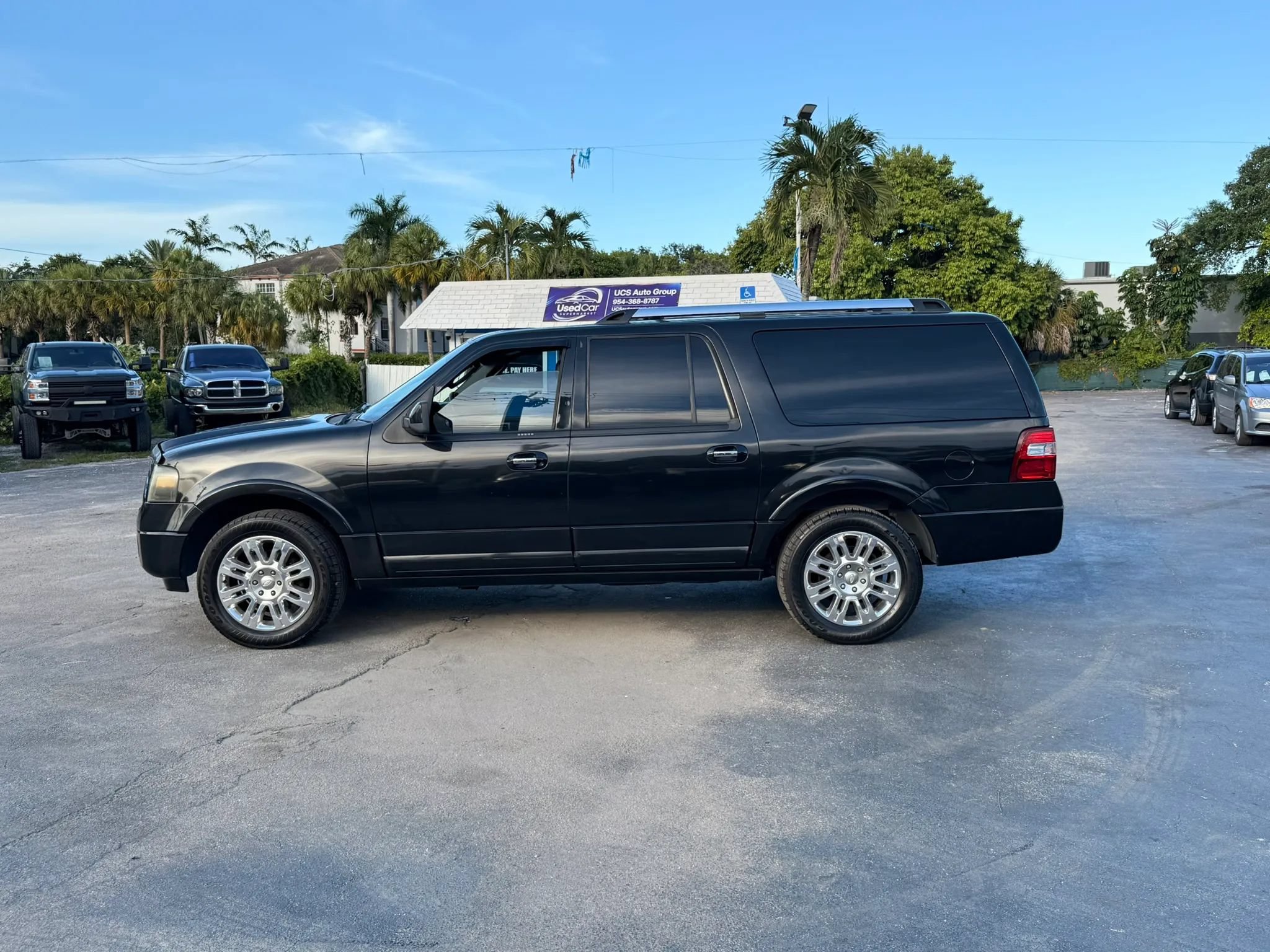 Used 2012 Ford Expedition EL Limited RWD image 4