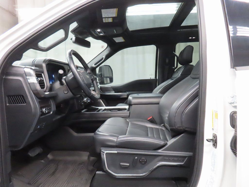 Used 2025 Ford F450 Platinum w/ FX4 Off-Road Package AWD/4WD image 9