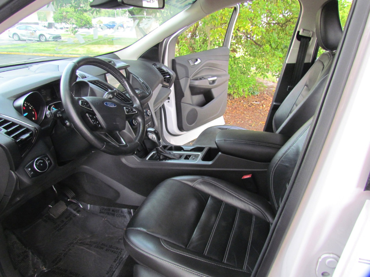 Used 2018 Ford Escape SEL w/ Ford Safe & Smart Package image 17