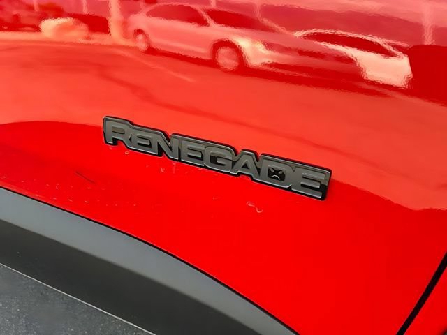 Used 2018 Jeep Renegade Altitude w/ Advanced Technology Group AWD/4WD image 12