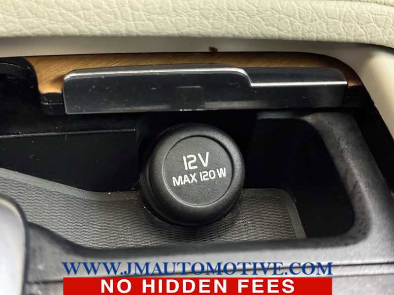 Used 2021 Volvo XC90 T6 Momentum image 39