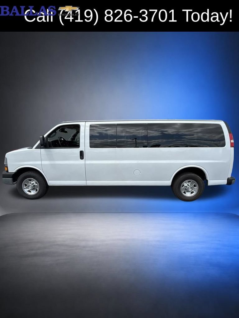 Used 2019 Chevrolet Express 3500 LT w/ LT Preferred Equipment Group RWD image 3