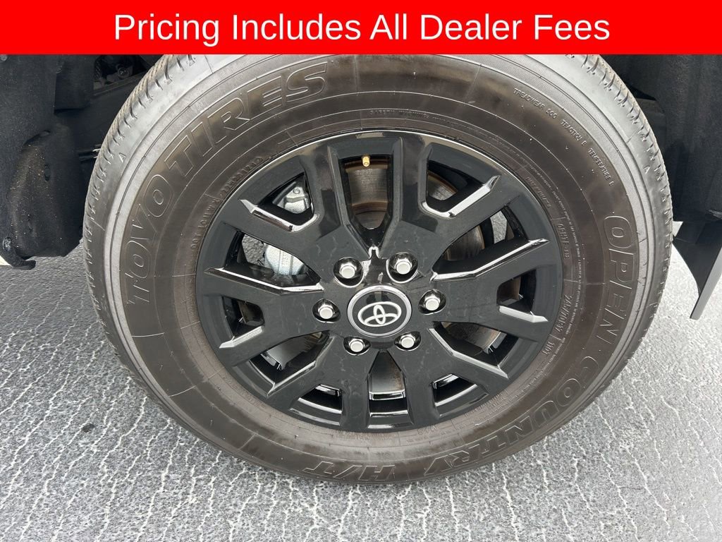 Used 2025 Toyota Tacoma SR5 AWD/4WD image 22