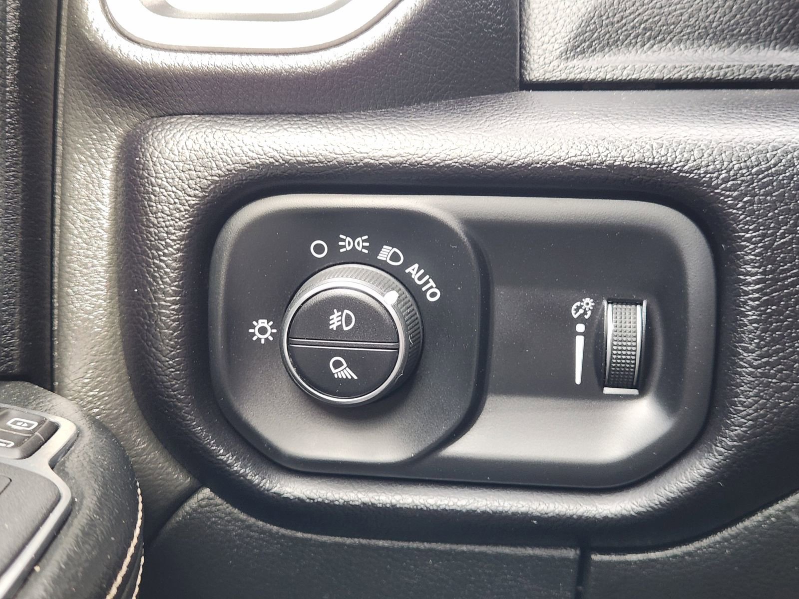 Used 2024 RAM 3500 Big Horn image 23