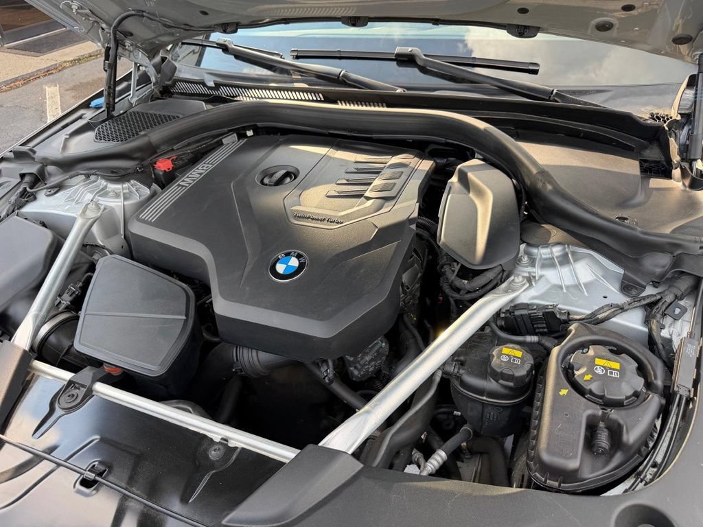 Used 2021 BMW 530i xDrive w/ Premium Package AWD/4WD image 13