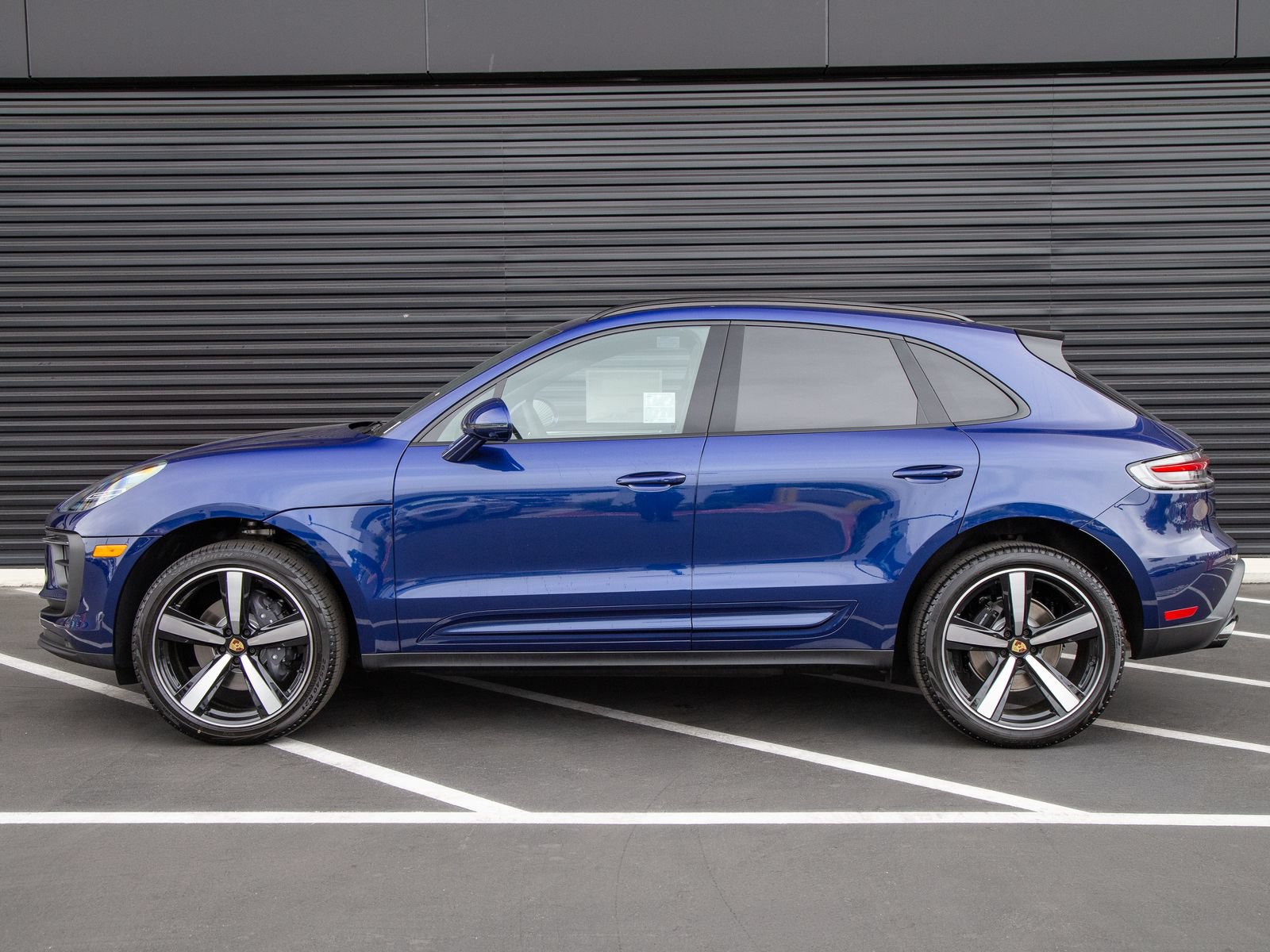 New 2026 Porsche Macan AWD/4WD image 2