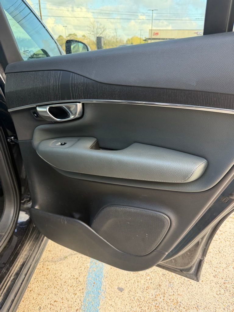 Used 2020 Volvo XC90 T6 Momentum image 28