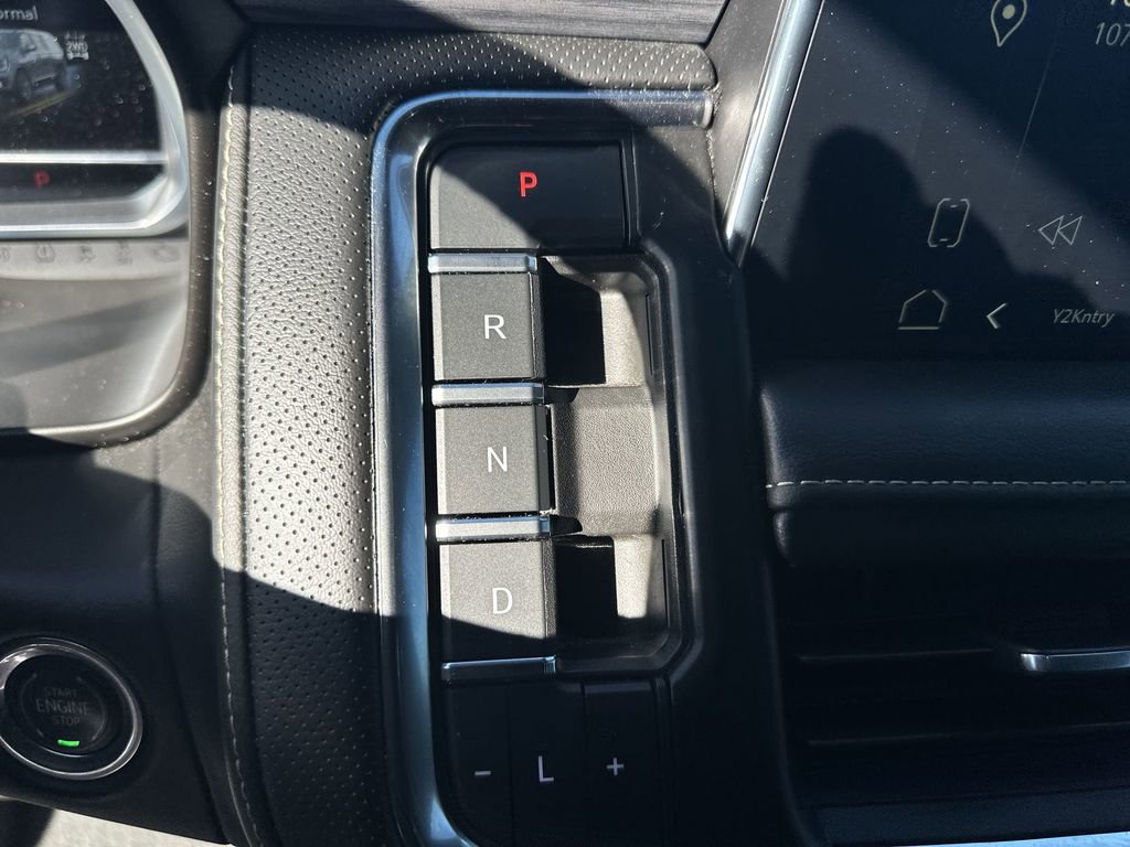 Used 2022 GMC Yukon SLT w/ SLT Premium Package image 28