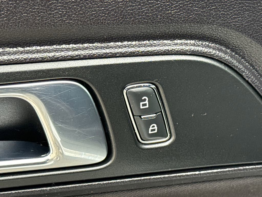 Used 2019 Ford Mustang Coupe RWD image 18