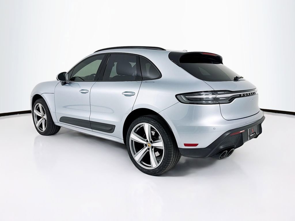 Certified 2023 Porsche Macan Turbo image 3