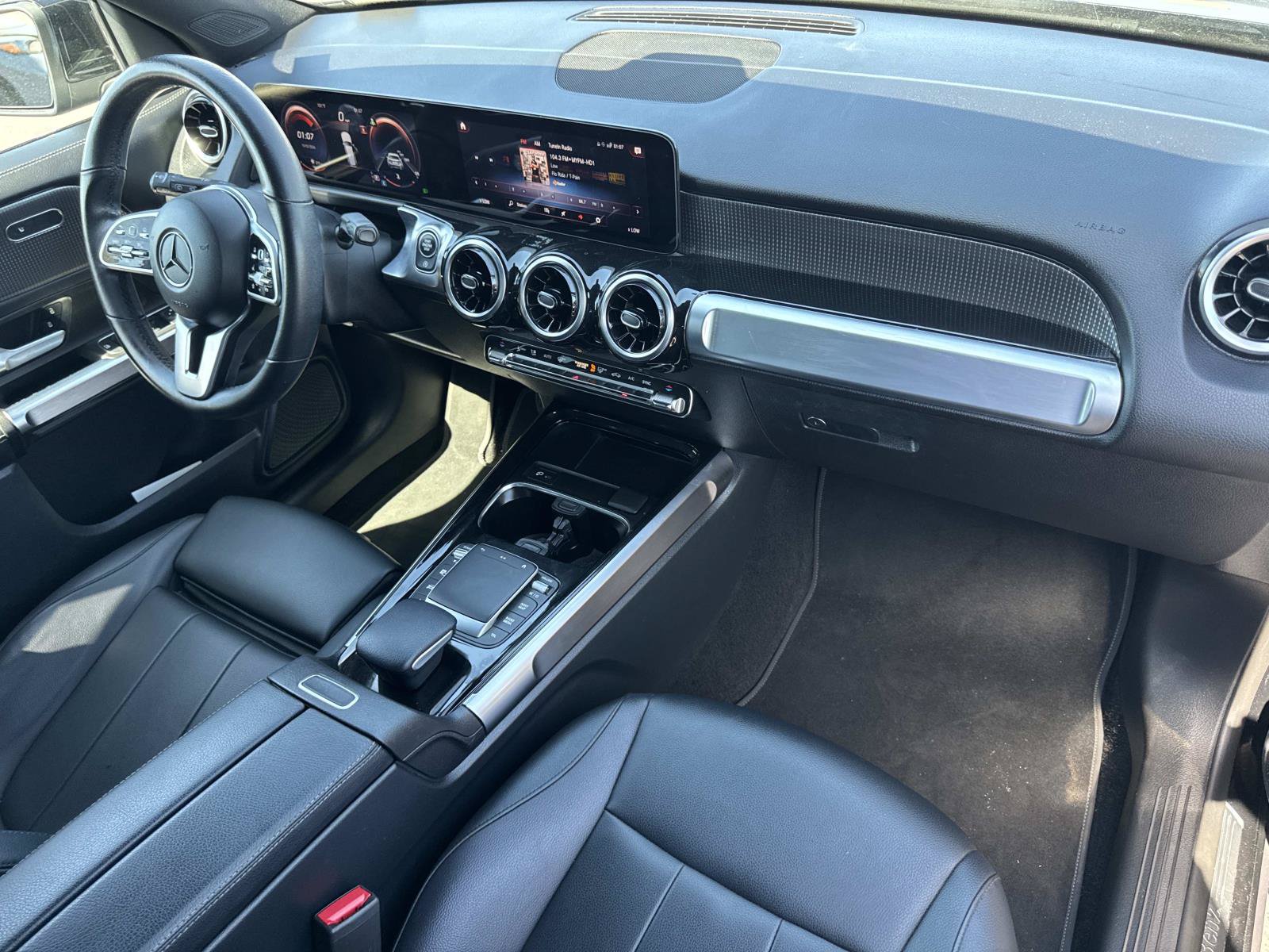 Used 2022 Mercedes-Benz GLB 250 image 34