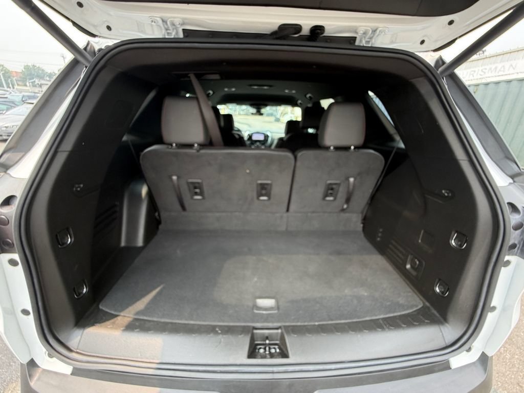 Used 2023 Chevrolet Traverse RS AWD/4WD image 27