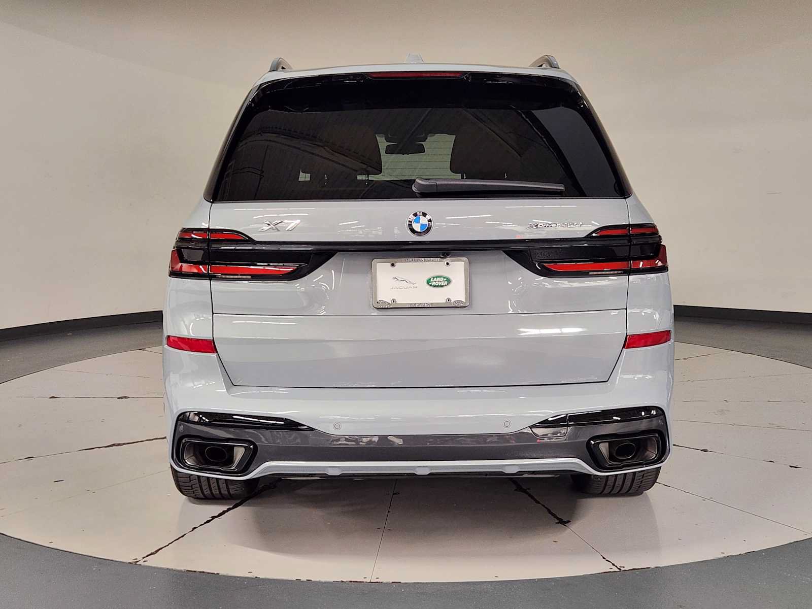 Used 2026 BMW X7 xDrive40i w/ M Sport Package AWD/4WD image 10