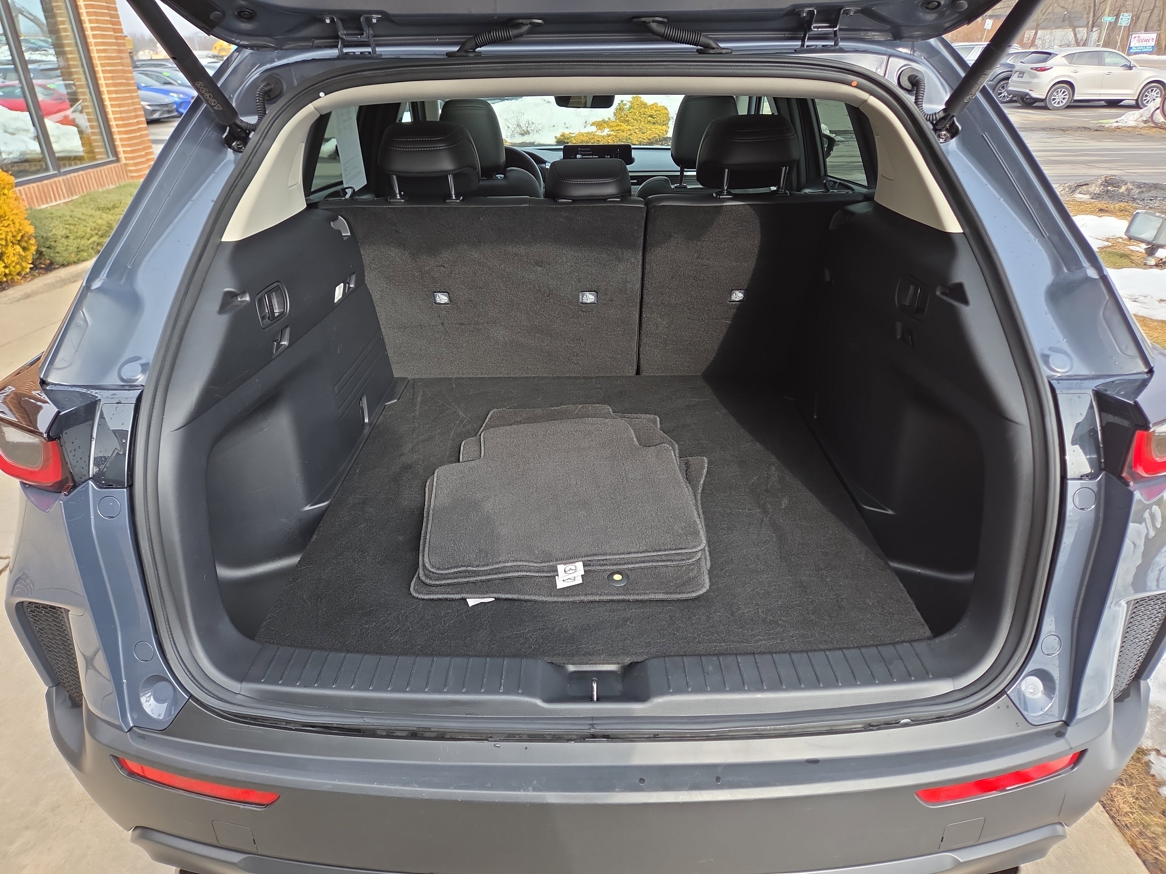 Certified 2025 MAZDA CX-50 AWD 2.5 S w/ Premium Plus Pkg image 5